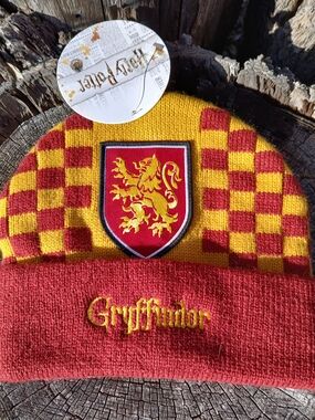 Harry Potter Gryffindor Pride Beanie Hat Cap Unisex New With Tags